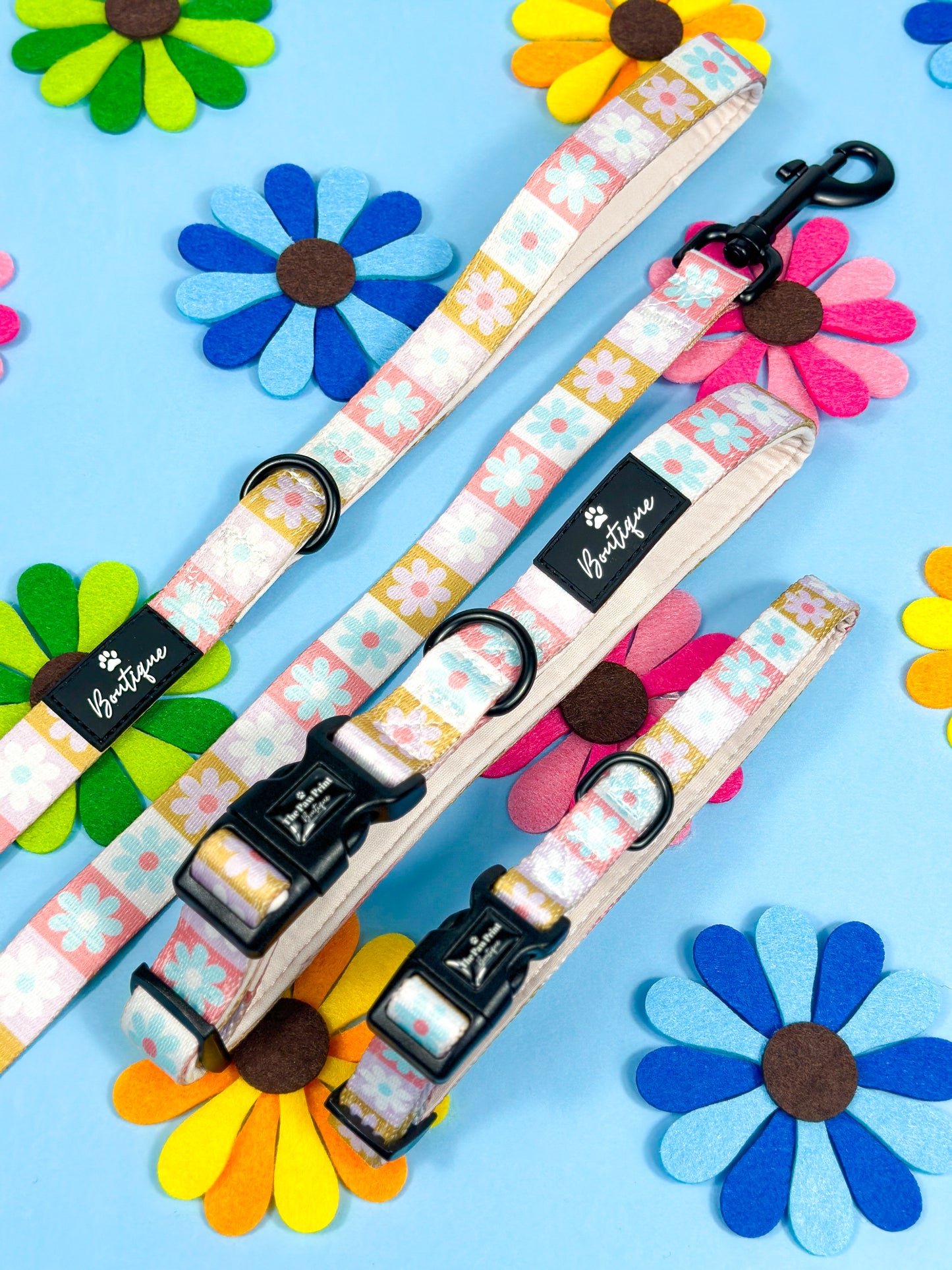 The Funky Flowers Collar